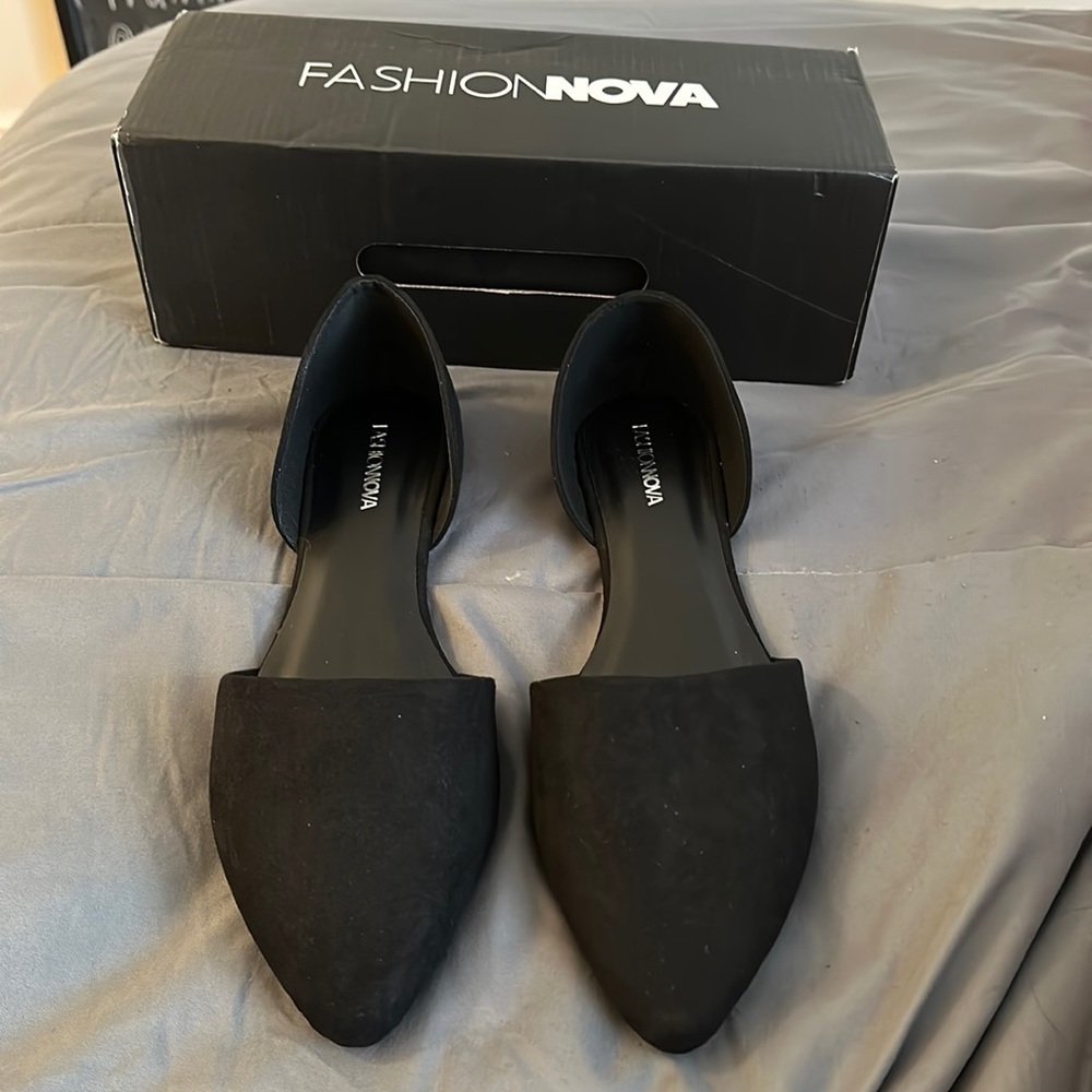 Black V. Suede Flats Shoes